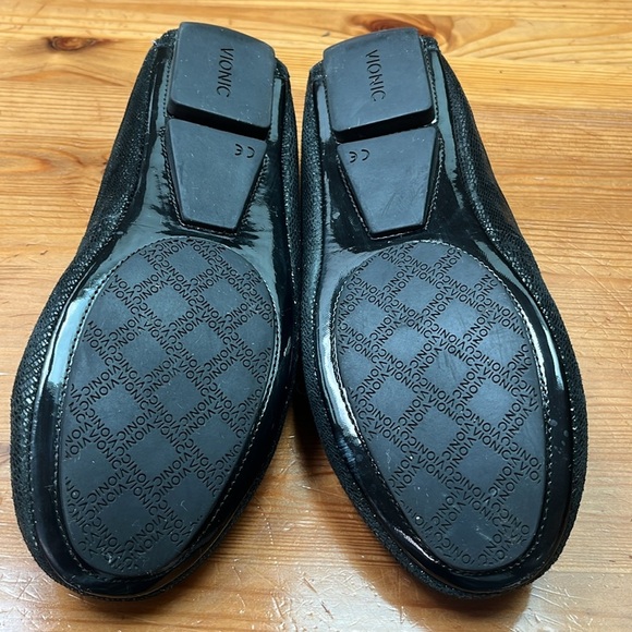 Vionic Ease Sydney Black Lizard Slip On Flat Loafer Women's Sz 8 - Picture 12 of 13